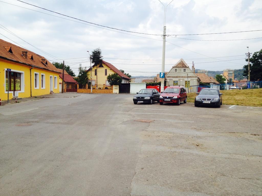 Pensiunea Mimi Mediaş Екстериор снимка